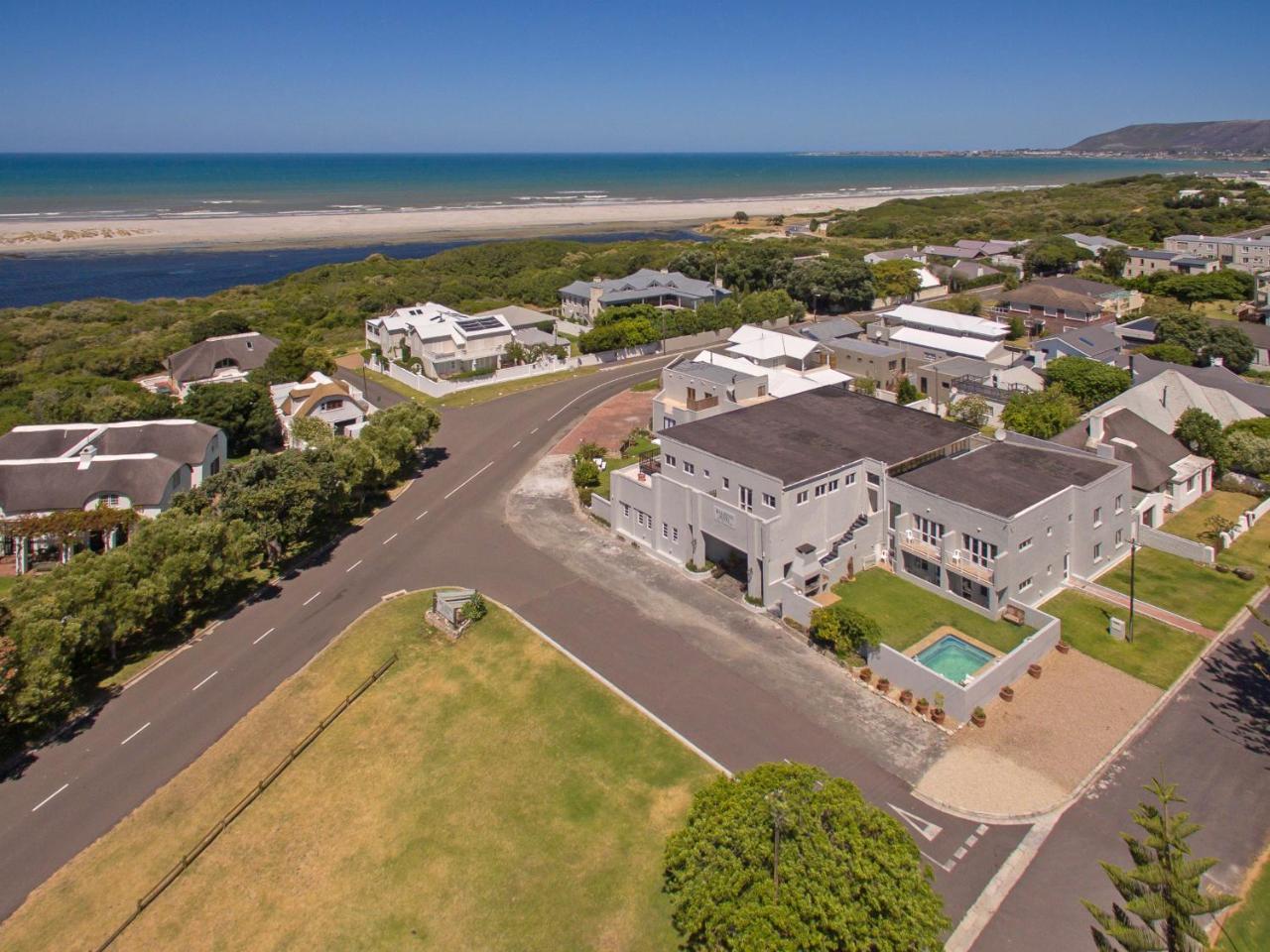 Baleens Hotel Hermanus Exterior photo